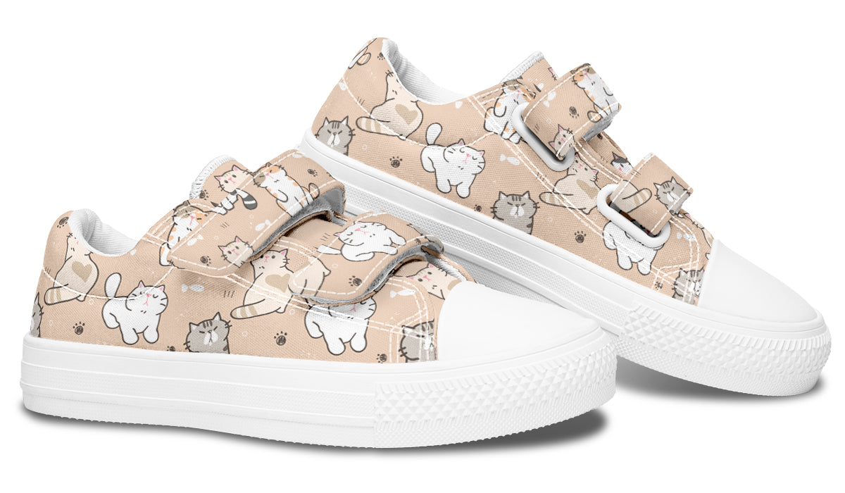 Zapatos para niños de caña baja con diseño de gatos 