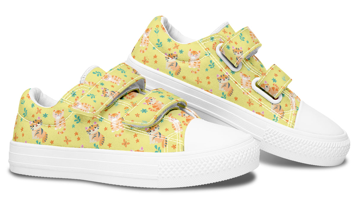 Zapatos para niños de caña baja con estampado floral de gatos 