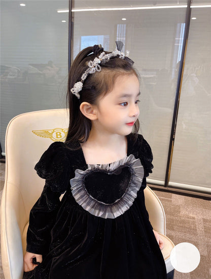 Vestido de princesa negro con escote cuadrado, volantes y mangas largas en forma de corazón para niñas pequeñas