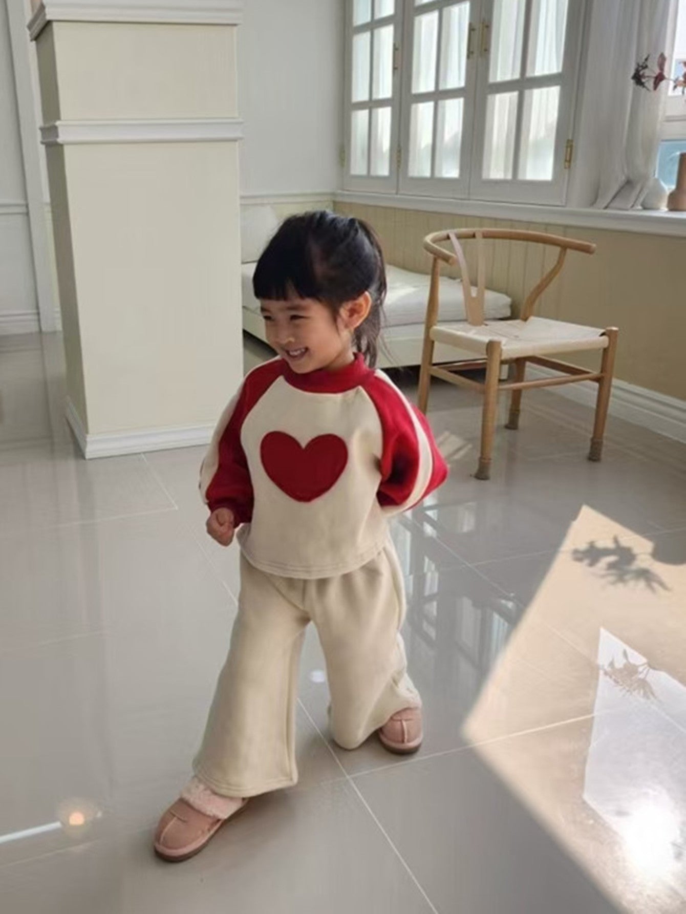 Winter Hot Selling Baby Girls Long Sleeves Simple Heart Pattern Top Pullover and Trousers Set