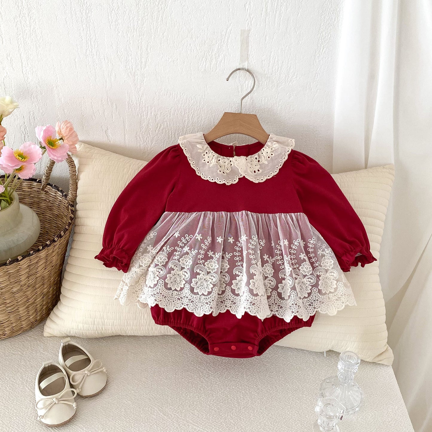 Autumn New Arrival Baby Girls Long Sleeves Hollow-out Collar Tulle Onesies