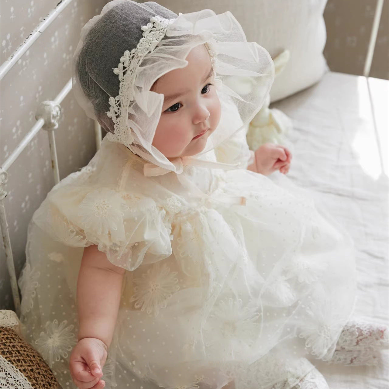 Vestido de verano de manga corta con bordado floral y estilo elegante para niñas y niños de nuevo diseño 