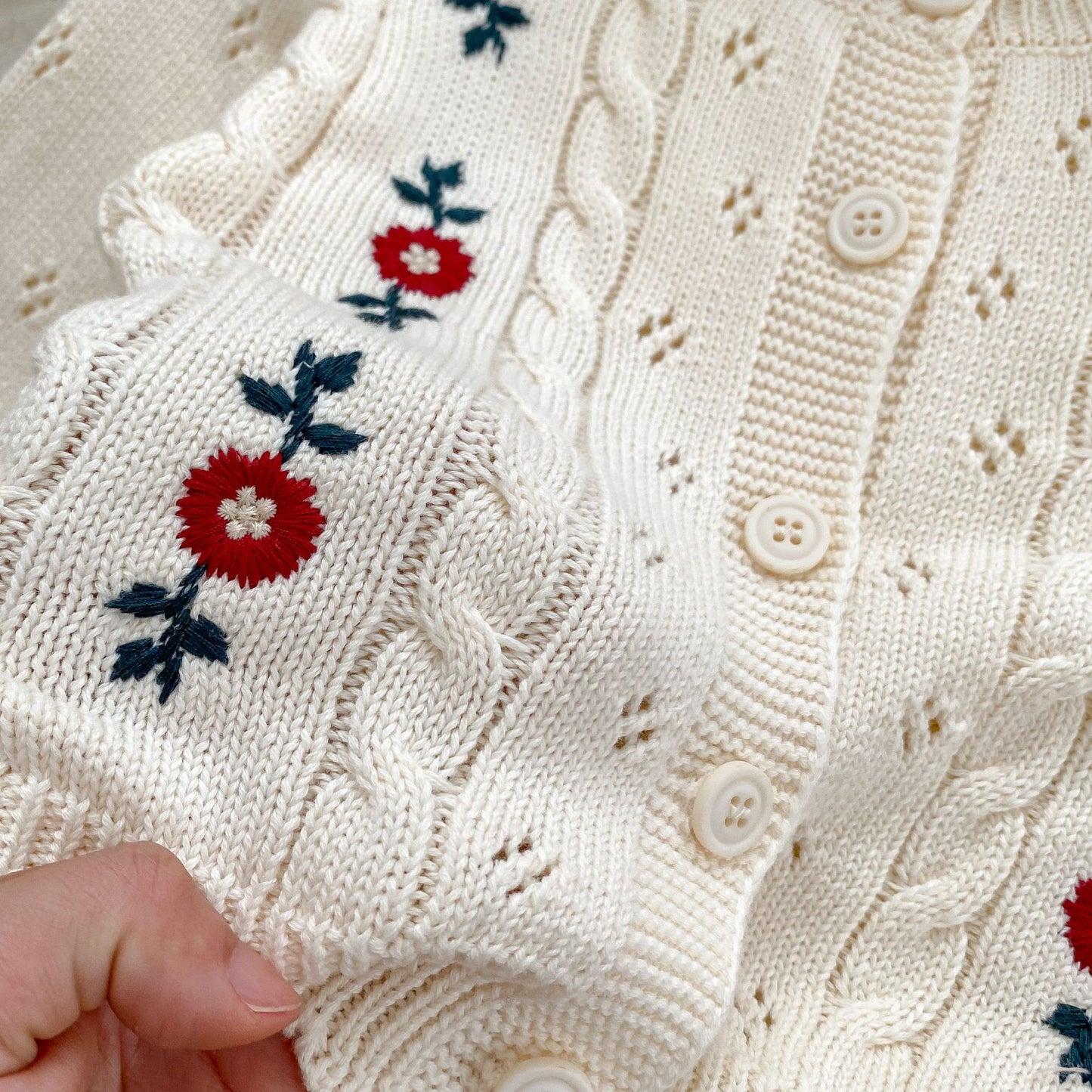 Autumn New Arrival Baby Kids Girls Comfortable Floral Pattern Embroidered Knitted Long Sleeves Cardigan