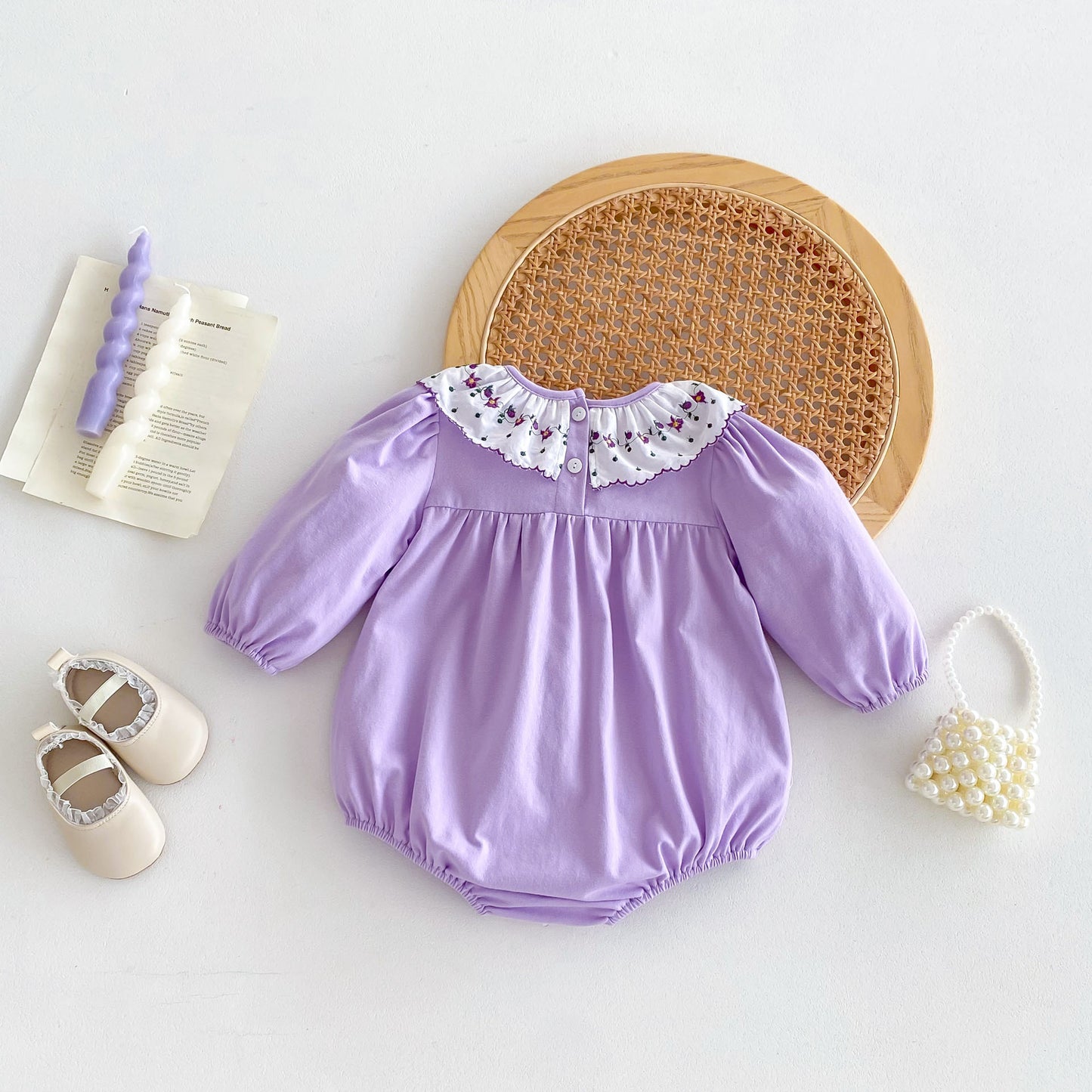 Mono morado con cuello y estampado floral de manga larga para niñas recién llegadas de otoño 