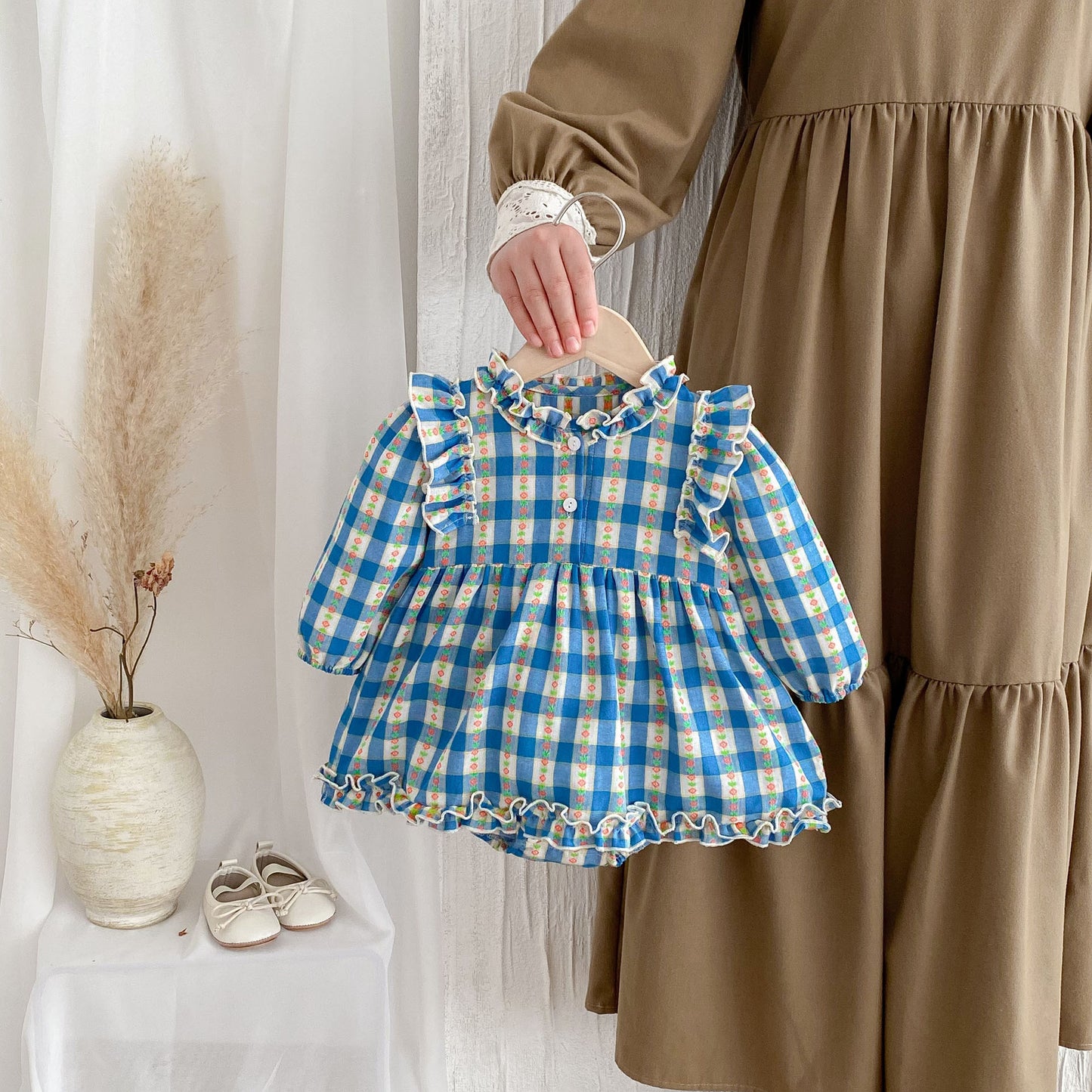 Vestido de otoño con cuello con volantes y mangas largas para niñas pequeñas, recién llegado 