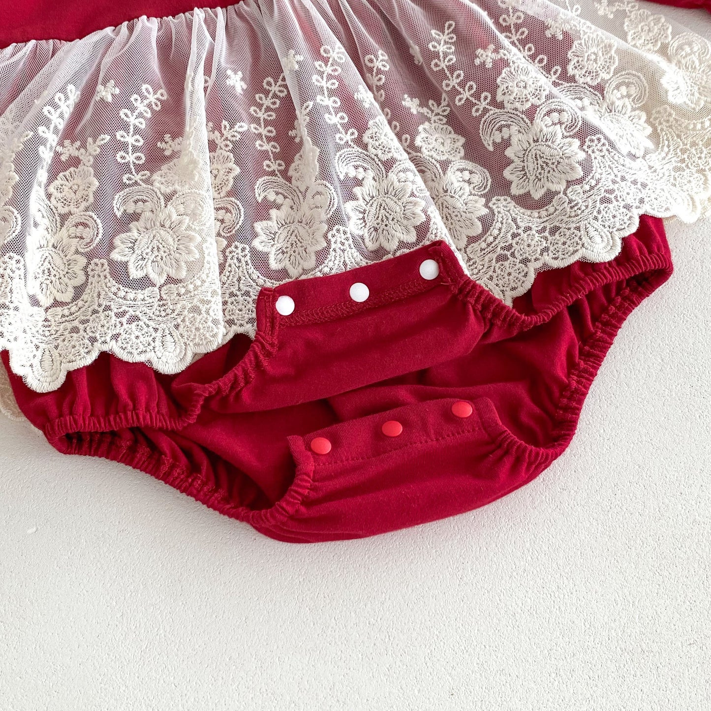 Autumn New Arrival Baby Girls Long Sleeves Hollow-out Collar Tulle Onesies