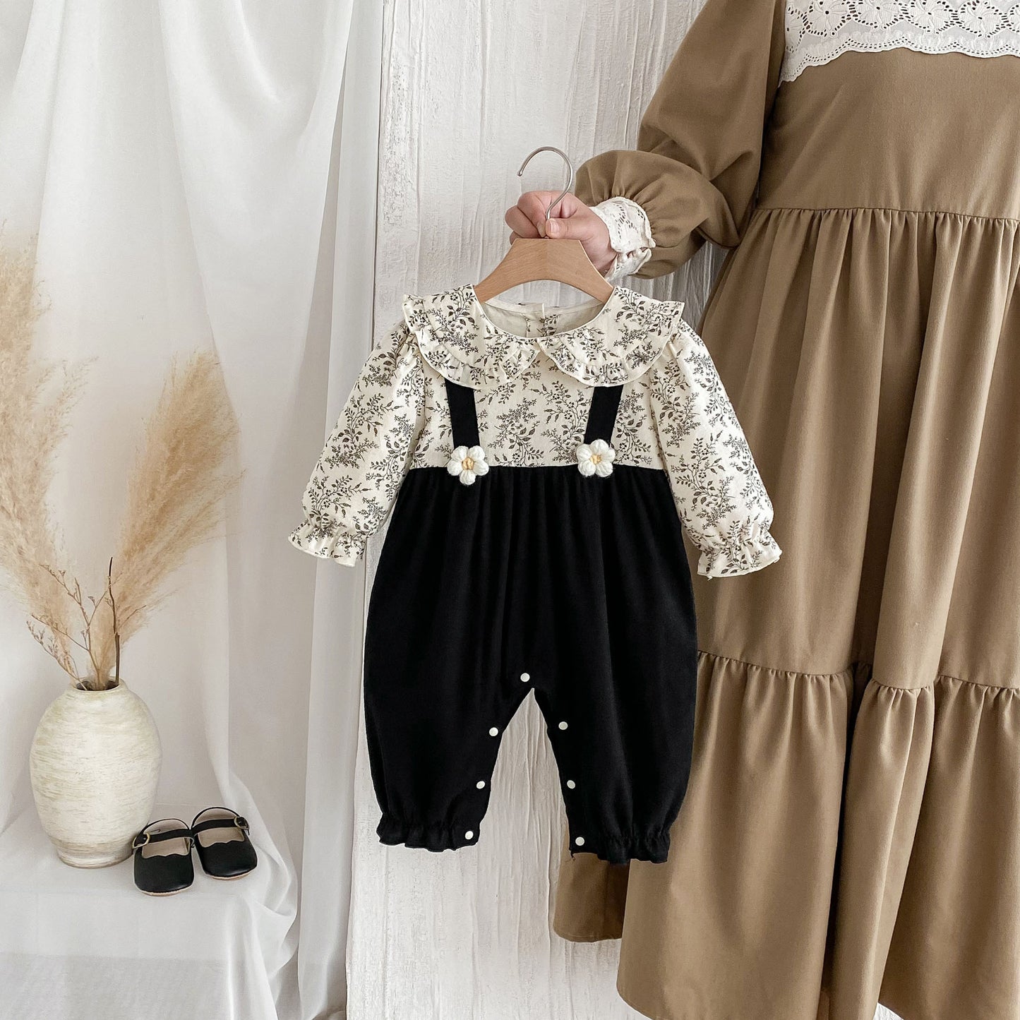 Autumn New Arrival Baby Kids Girls Flowers Pattern Long Sleeves Top and Black Overalls Strap Onesies Patchwork Casual Outfits Clothing