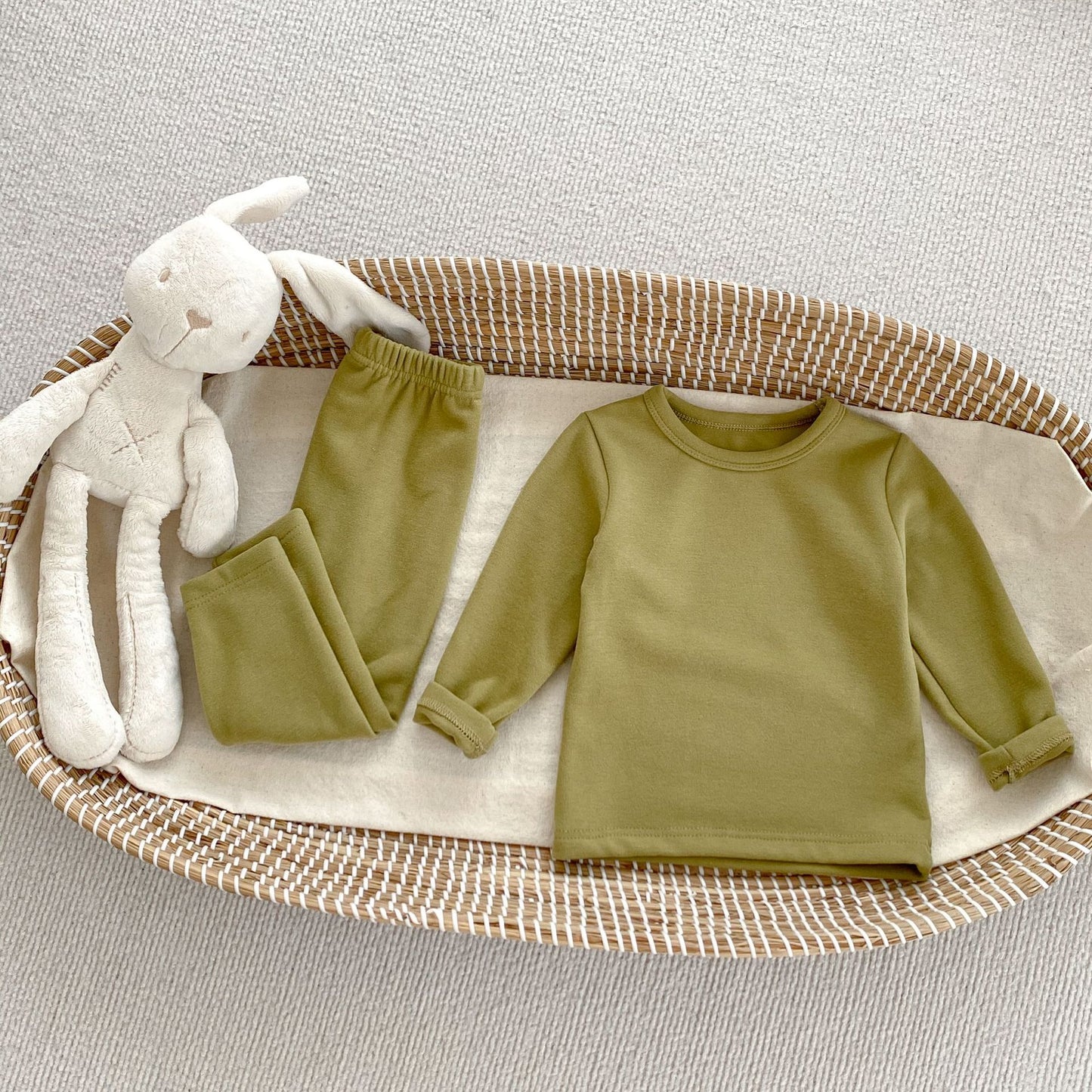 Autumn Hot Selling Baby Girls Long Sleeves Simple Plain Top and Trousers Pajamas Clothing Set