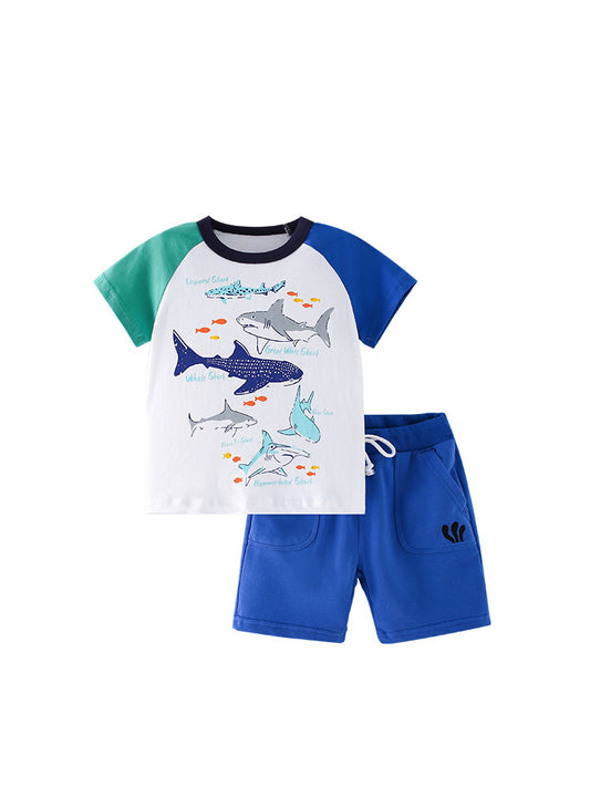 Conjunto de ropa de verano para bebés y niños con estampado de dibujos animados de tiburones y pantalones cortos azules 