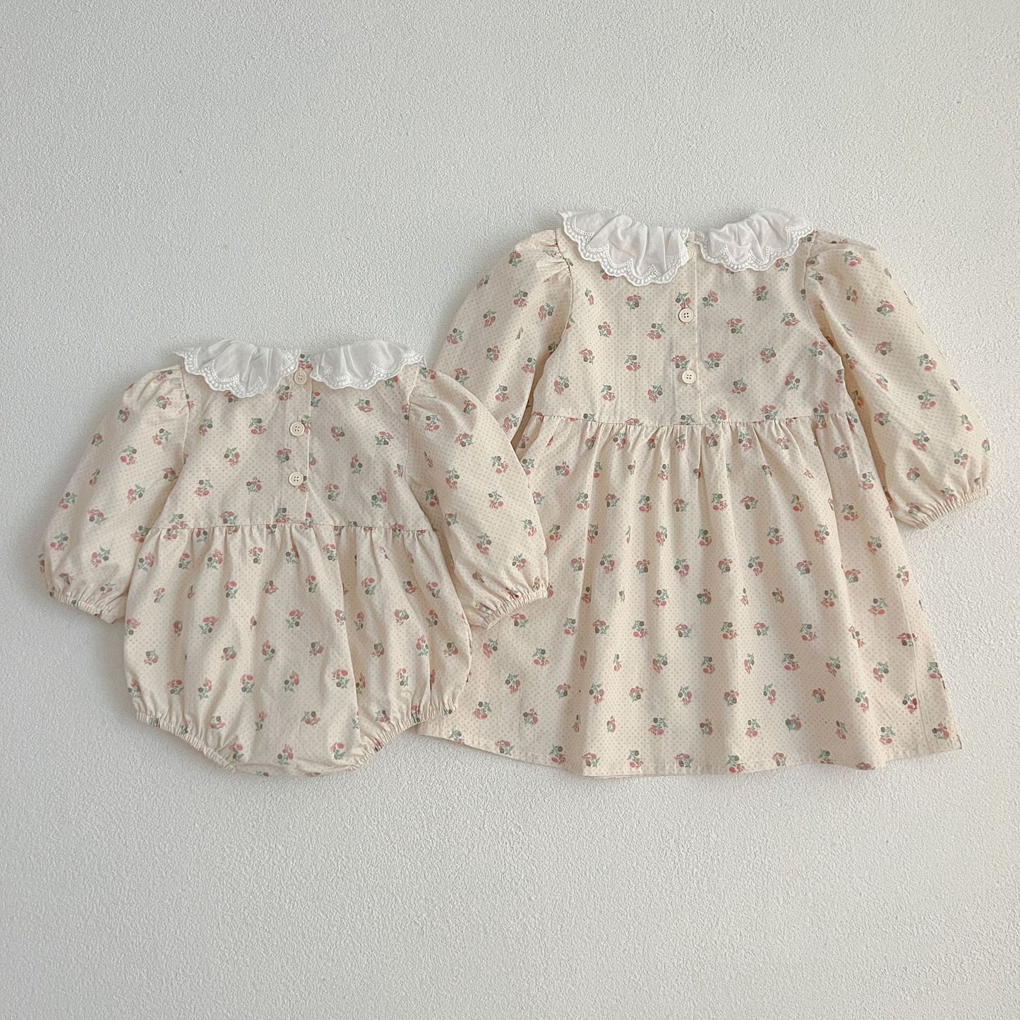 Adorables monos con cuello de muñeca y vestido con estampado floral para niñas: conjunto a juego de princesa y hermana