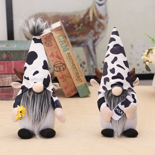 Cow-themed Decorative Dwarf Mannequins with Faceless Dolls for Store Window Display