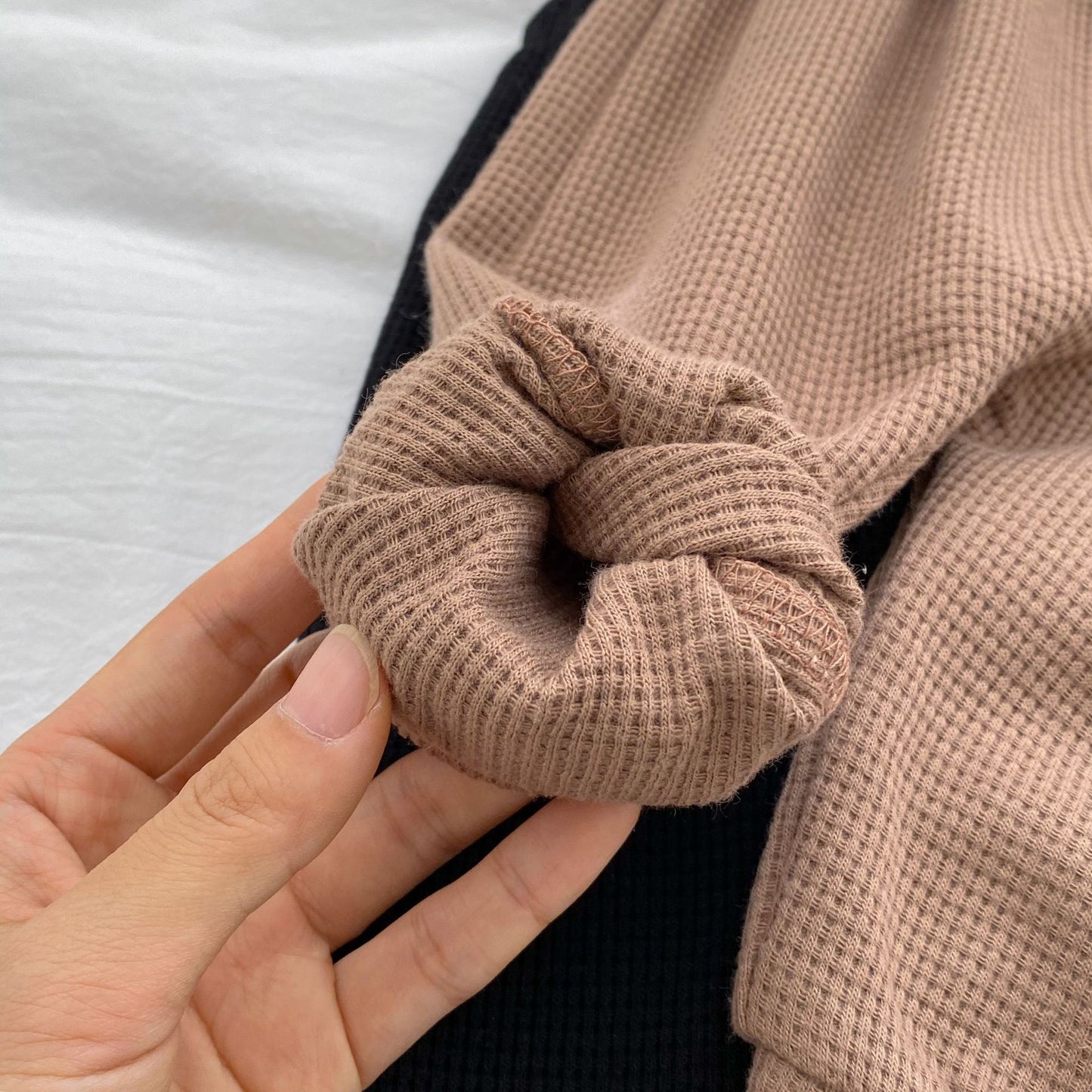 Conjuntos de pantalones combinados con capucha de tela de gofres con patrón de rayas para bebés 
